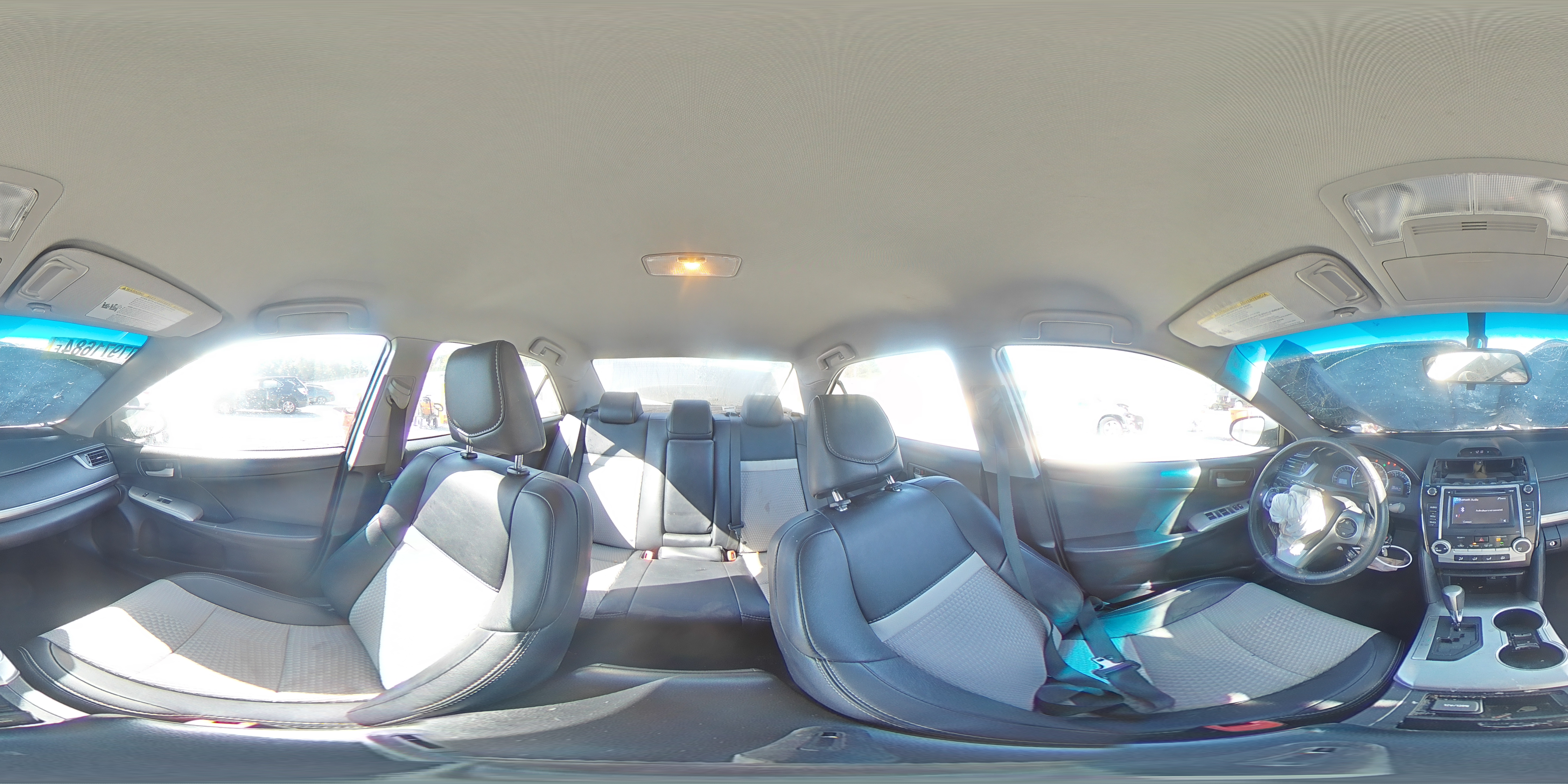 2014 Toyota Camry - Image 14