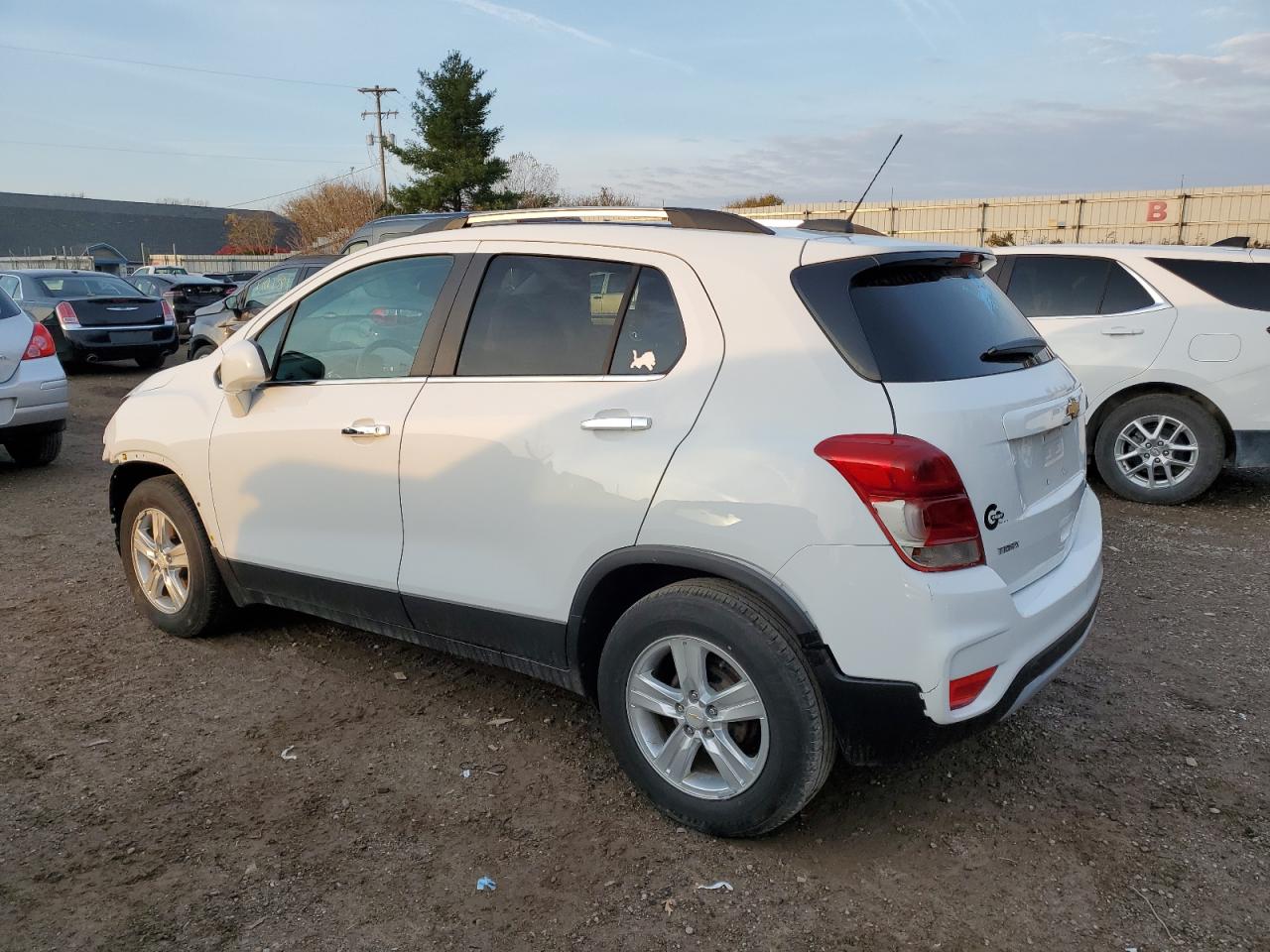 VIN KL7CJLSB2KB918010 2019 CHEVROLET TRAX no.2