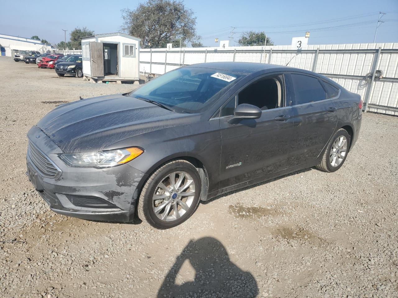 3FA6P0LU5HR385240 2017 FORD FUSION - Image 1