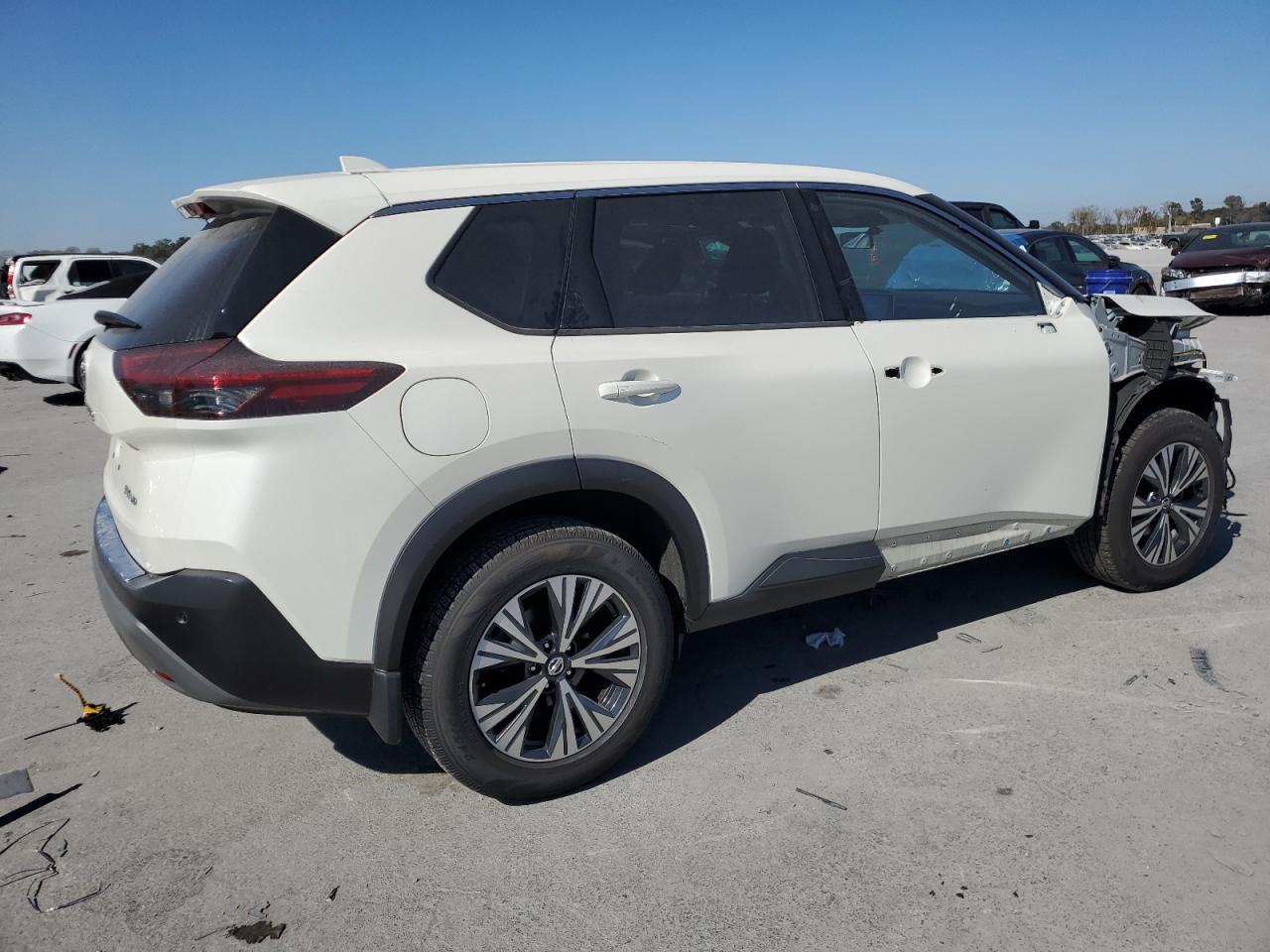 2021 Nissan Rogue - Image 3