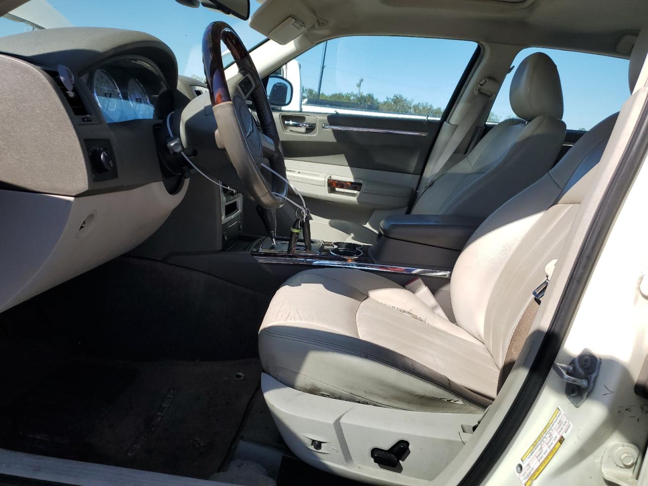 2009 Chrysler 300 - Image 7