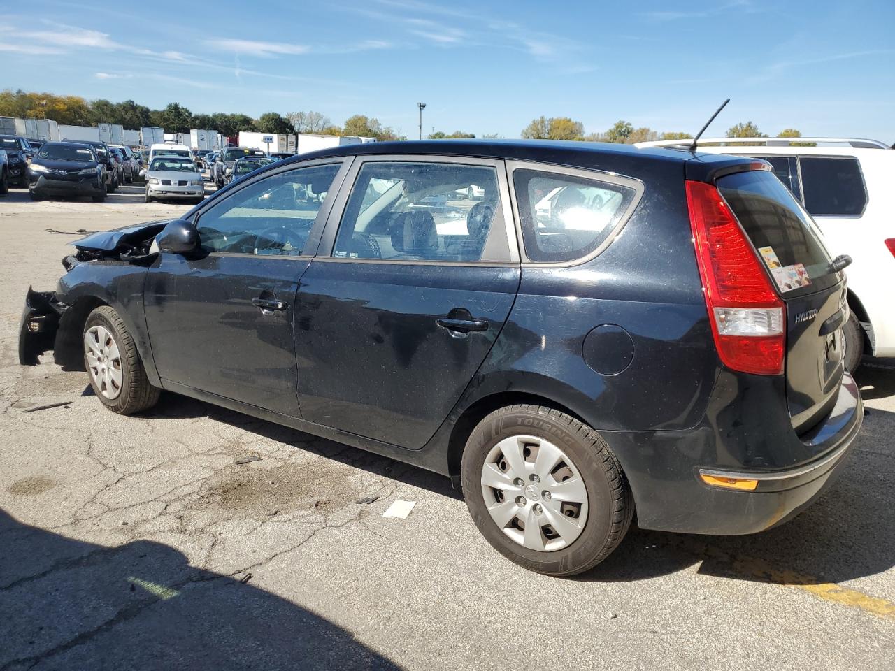 2012 Hyundai Elantra - Image 2