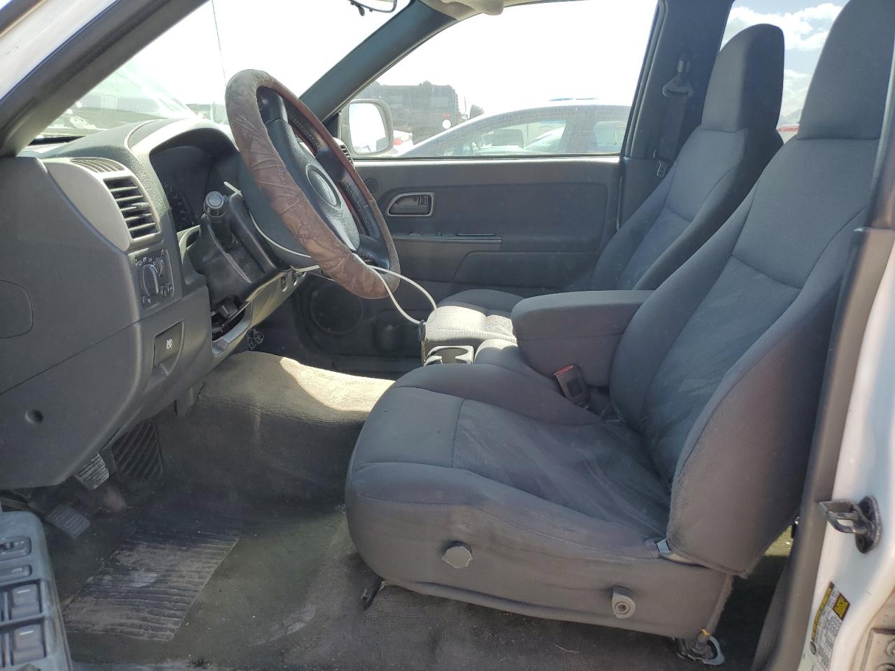 2005 Chevrolet Colorado - Image 7