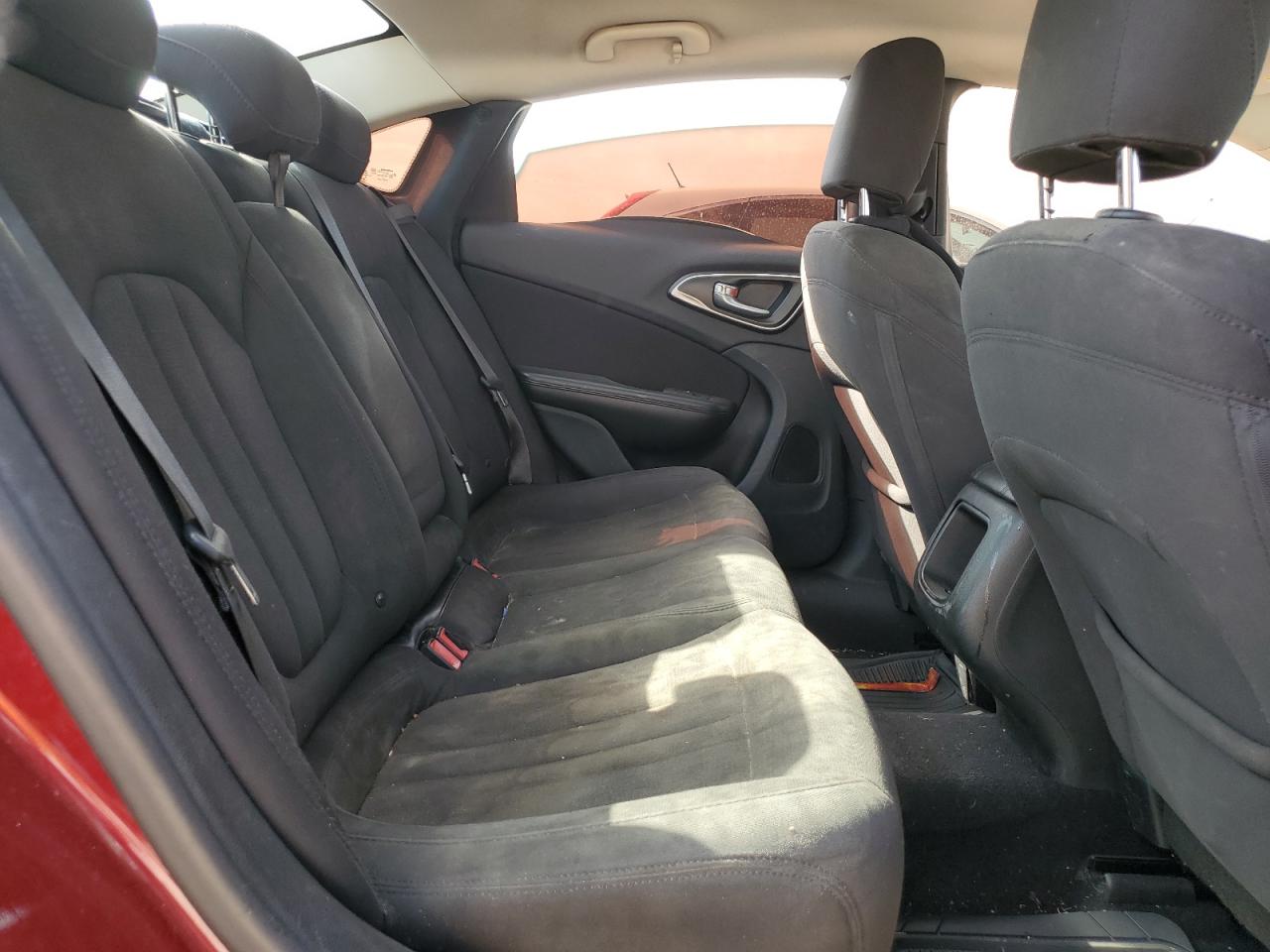 2015 Chrysler 200 Limited VIN: 1C3CCCAB5FN592100 Lot: 75921524