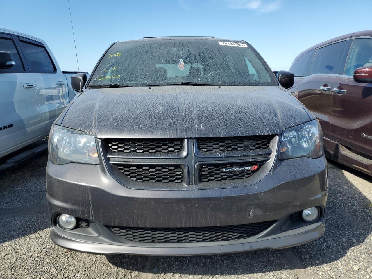2019 Dodge Caravan - Image 5