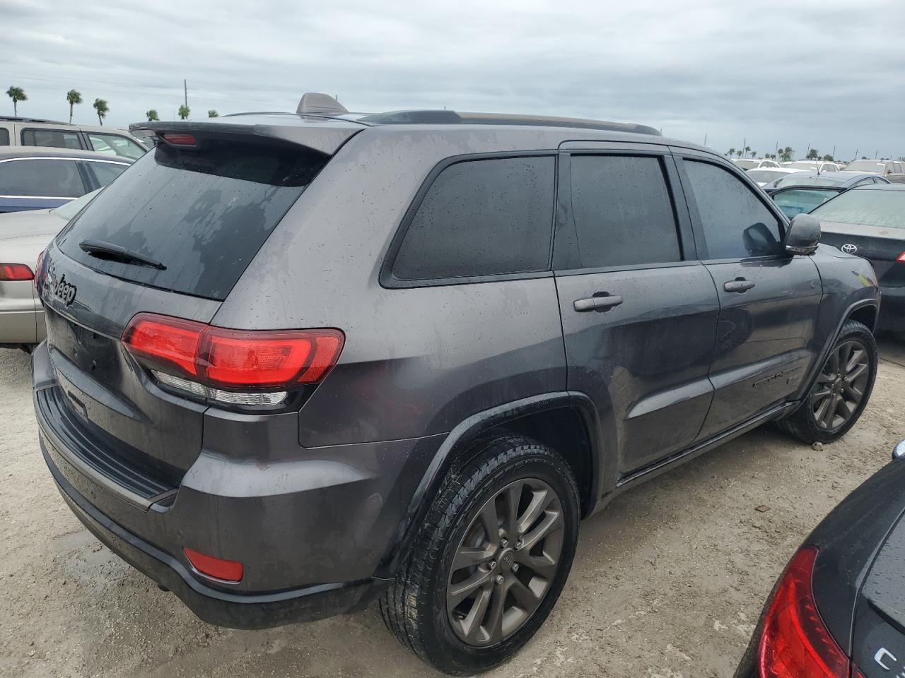 2016 Jeep Grand Cherokee - Image 3