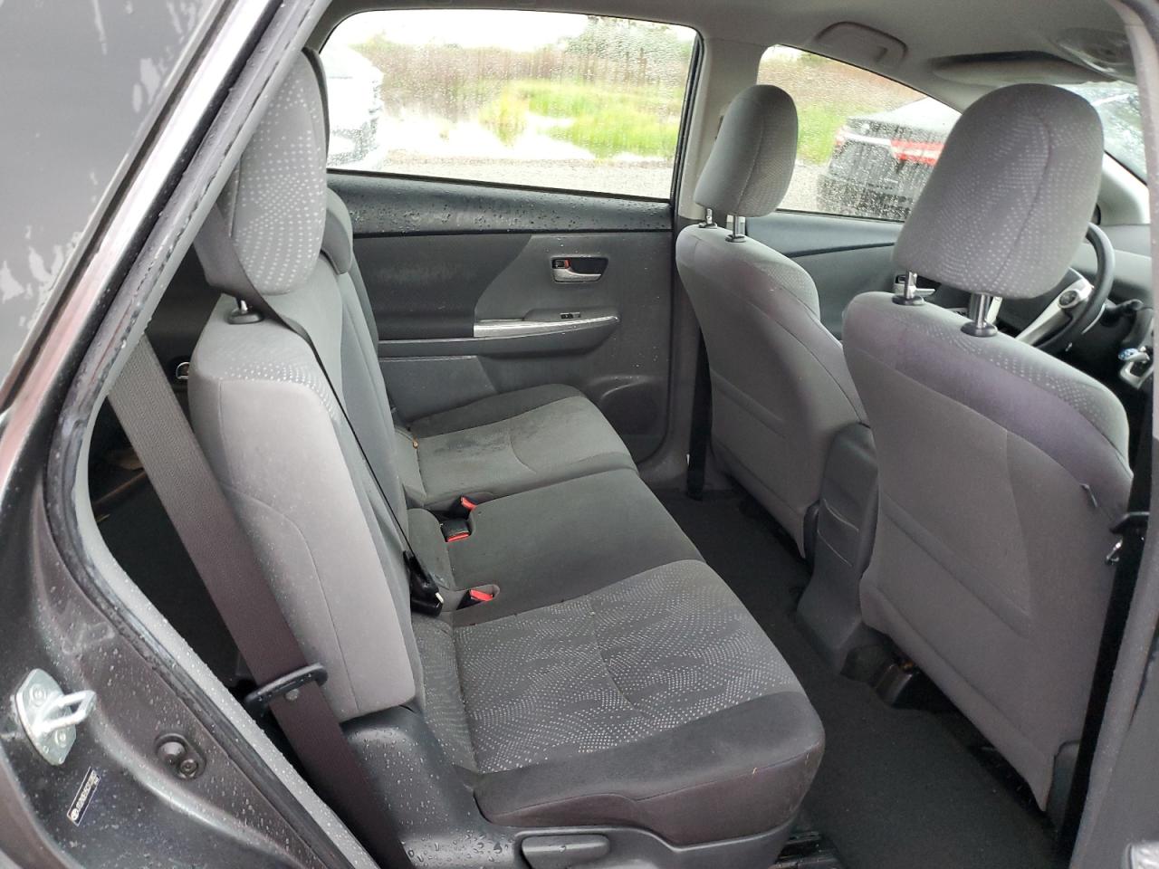 2012 Toyota Prius - Image 10