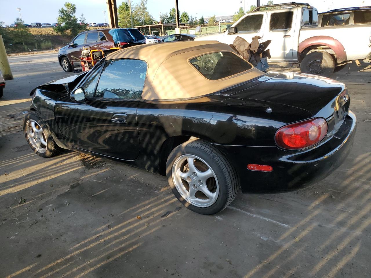 JM1NB353610201133 2001 Mazda Mx-5 Miata Base