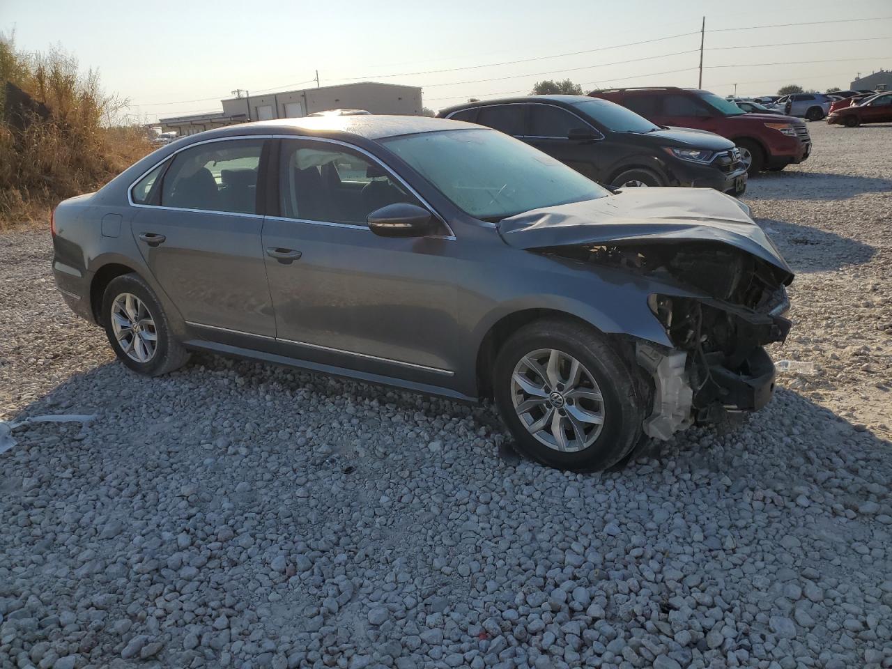 2016 Volkswagen Passat - Image 4