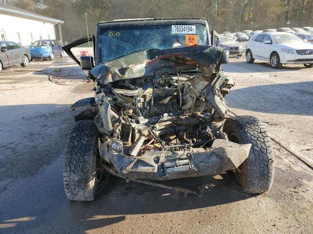  JEEP WRANGLER 2015 Зелений