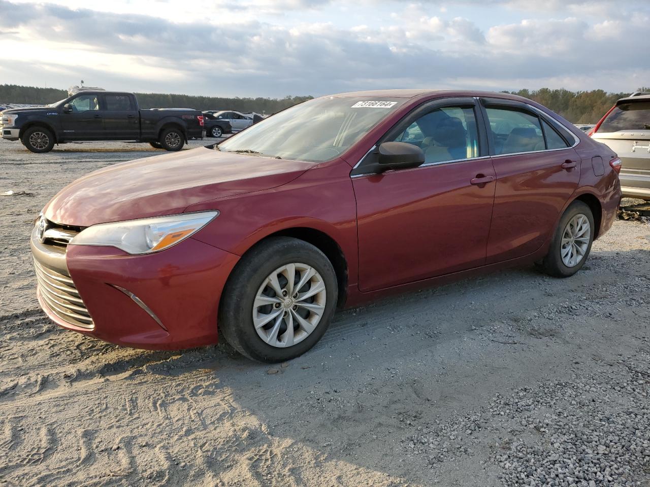 4T1BF1FK3HU752894 2017 TOYOTA CAMRY - Image 1