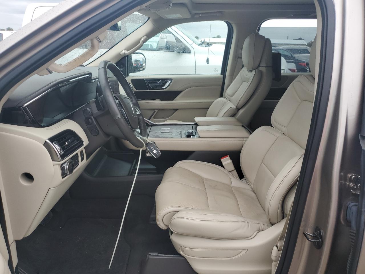 5LMJJ2LT0JEL14019 2018 Lincoln Navigator Reserve