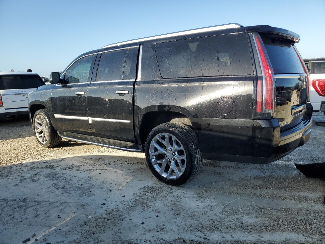 VIN 1GYS4HKJXKR186608 2019 CADILLAC ESCALADE no.2