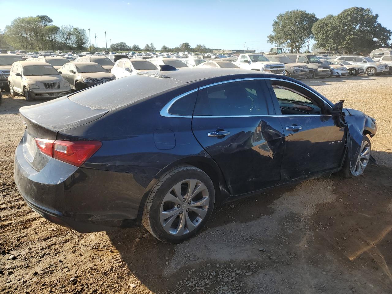 2018 Chevrolet Malibu - Image 3