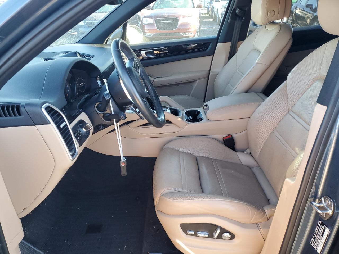 WP1AA2AY7KDA00752 2019 Porsche Cayenne