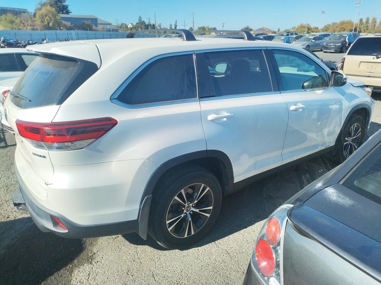 5TDBGRFH5KS070714 2019 Toyota Highlander Hybrid