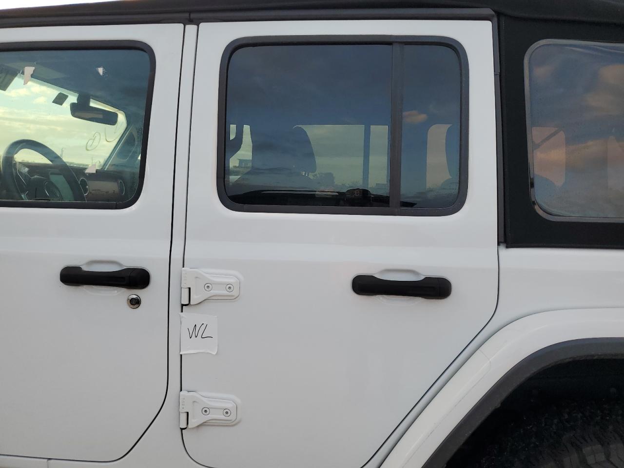 2018 Jeep Wrangler - Image 13