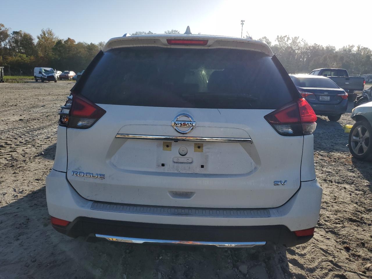 2018 Nissan Rogue - Image 6