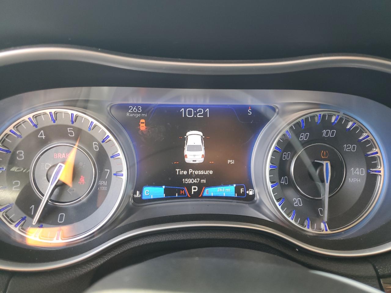 2015 Chrysler 300 - Image 9