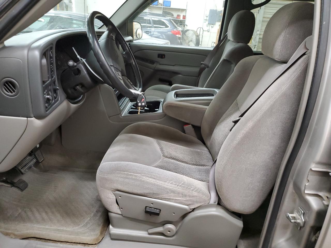2005 Chevrolet Tahoe - Image 7