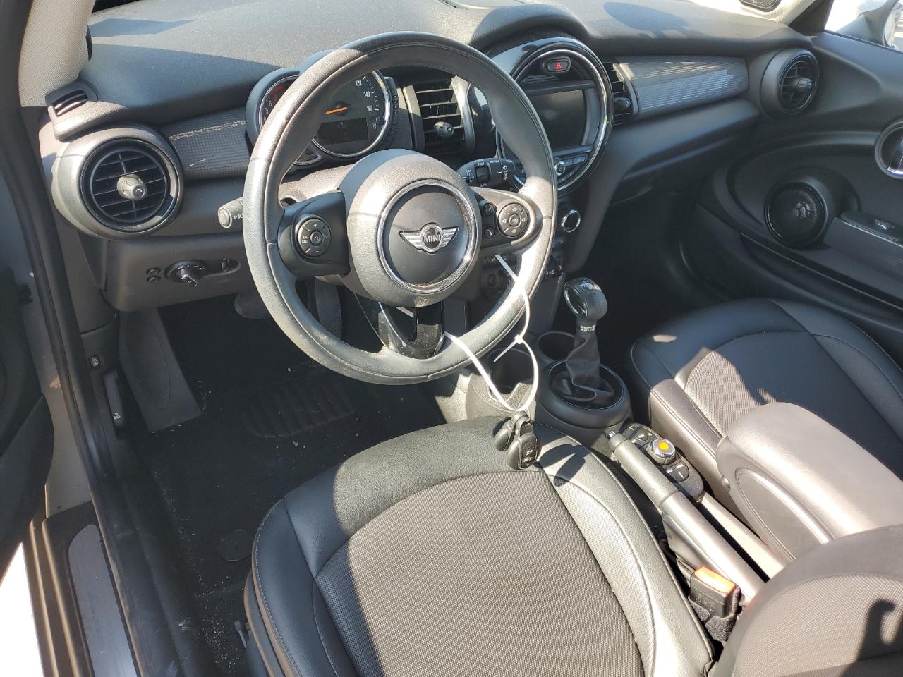 WMWXP5C31H2G60500 2017 Mini Cooper