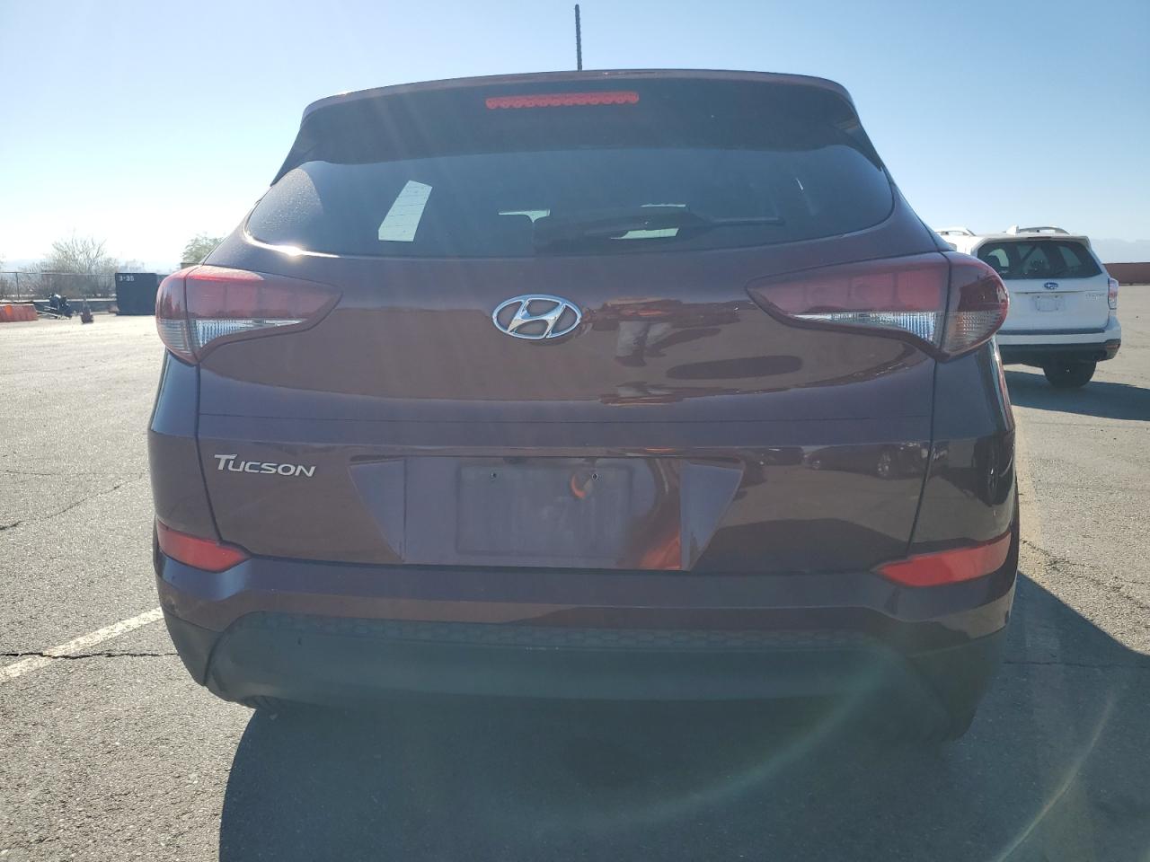 KM8J23A42JU810883 2018 Hyundai Tucson Se