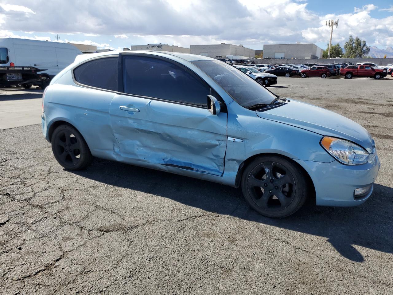 2009 Hyundai Accent - Image 4