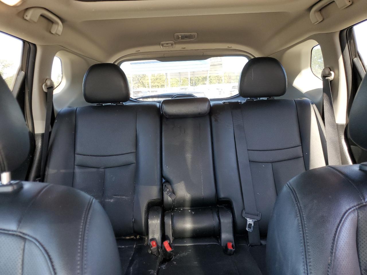 2017 Nissan Rogue - Image 10