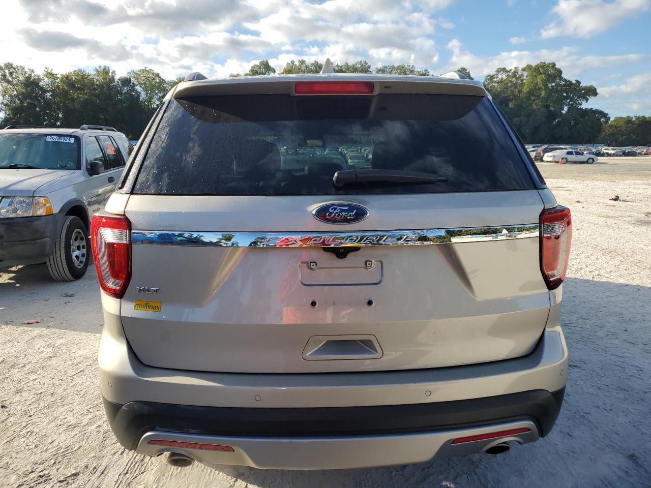 2017 Ford Explorer - Image 6