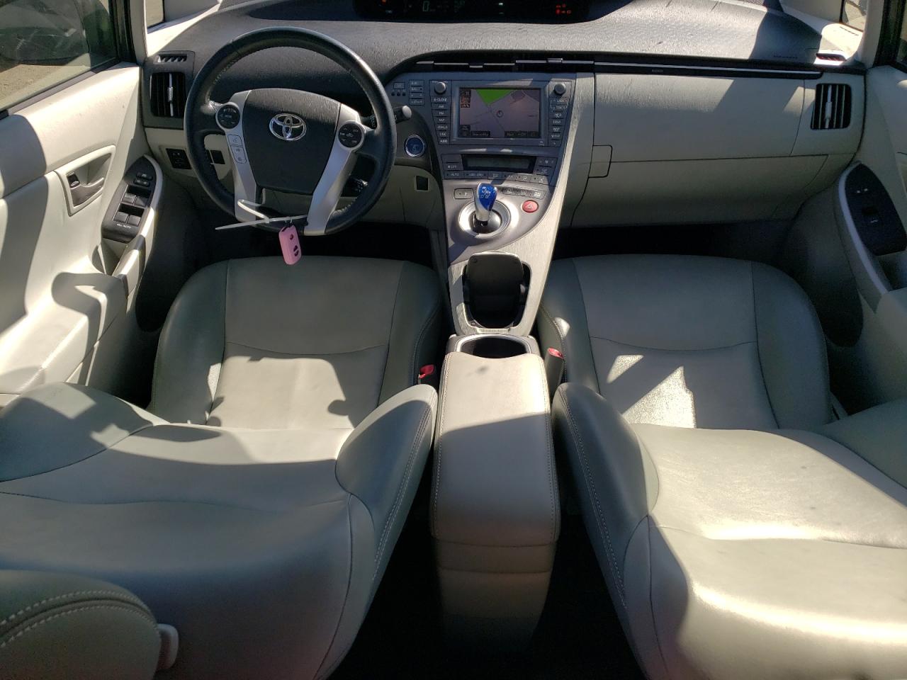 2013 Toyota Prius - Image 8