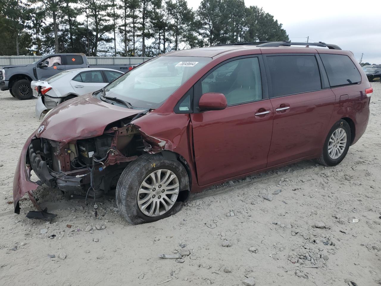 2014 Toyota Sienna - Image 1