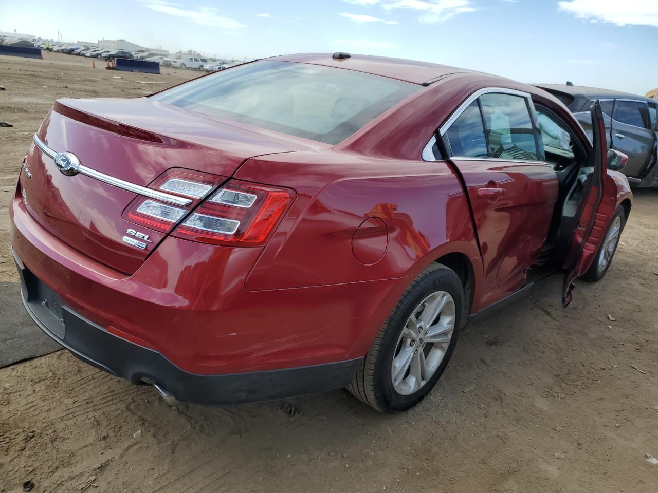 2016 Ford Taurus - Image 3