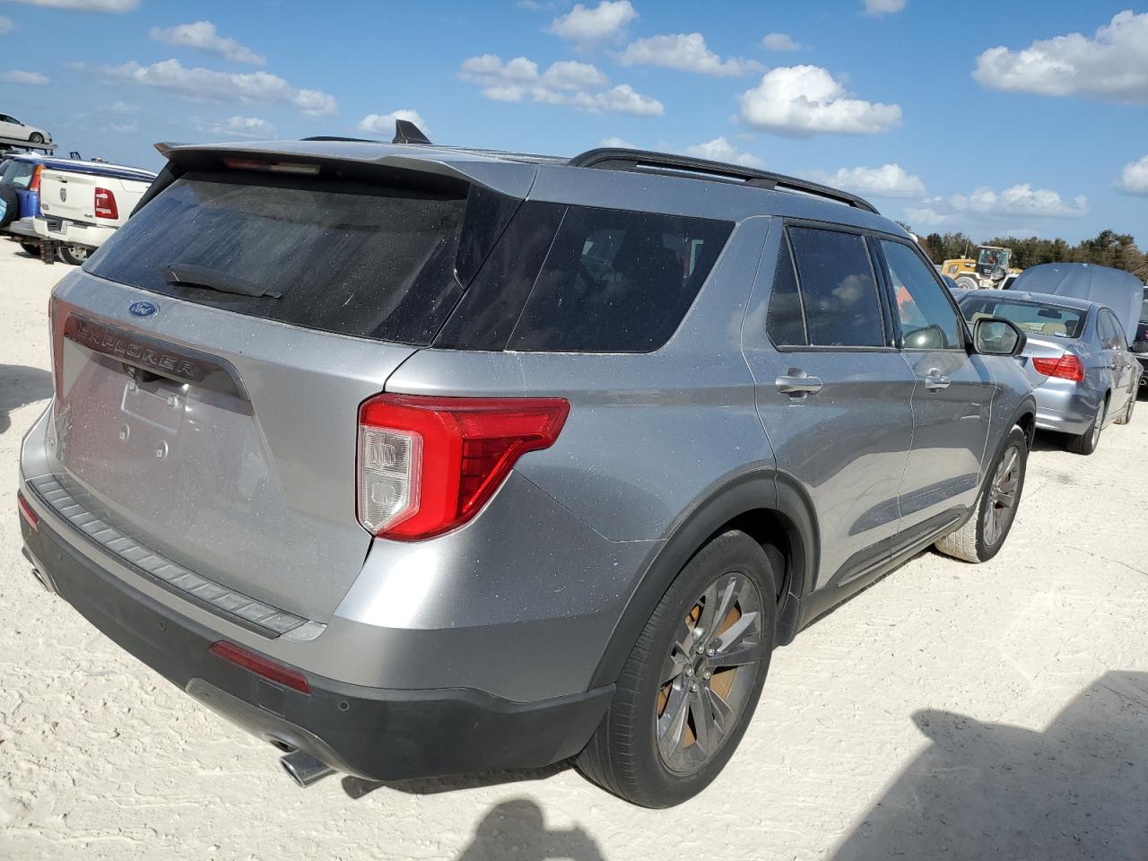 2021 Ford Explorer - Image 3