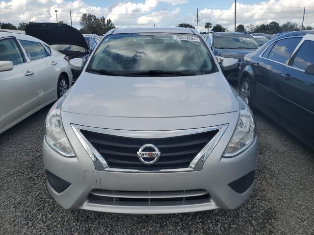  NISSAN VERSA 2019 Серый