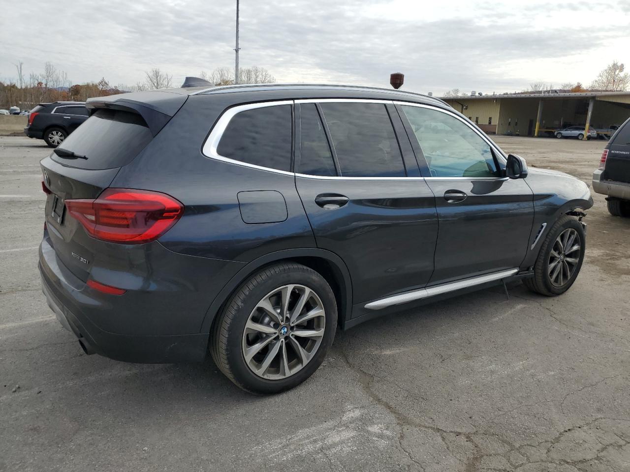 2019 BMW X3 - Image 3