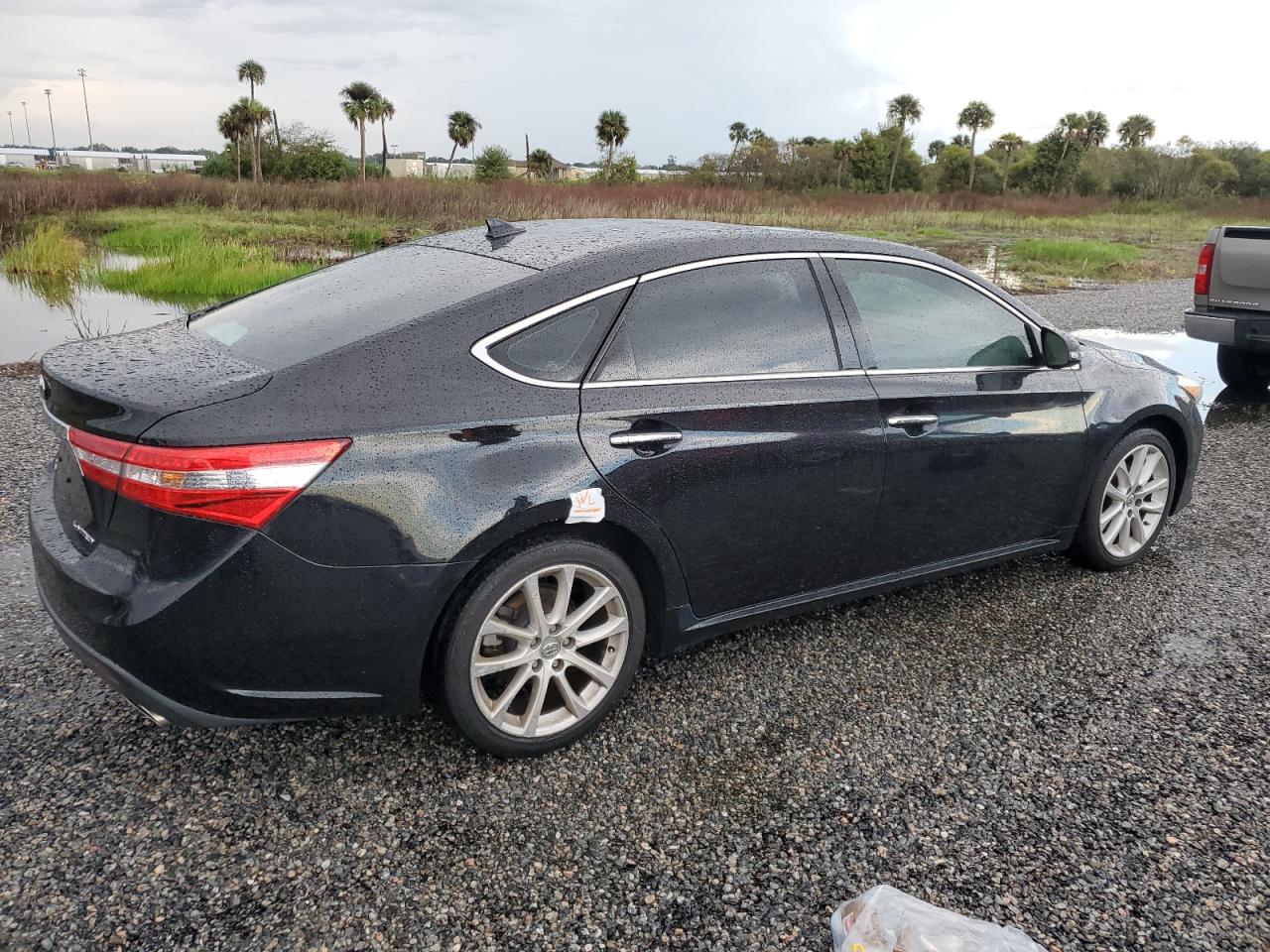 2013 Toyota Avalon - Image 3