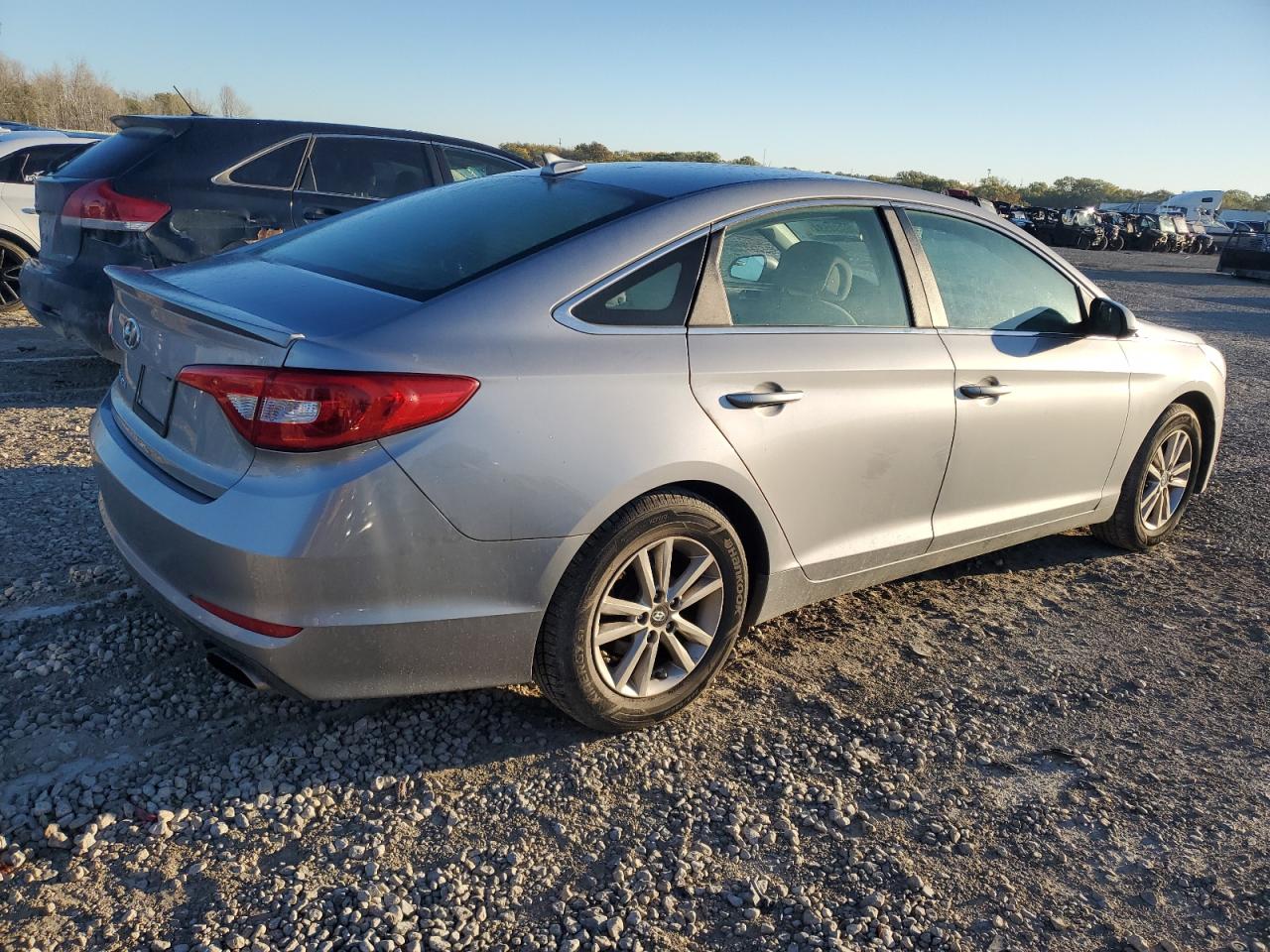 2015 Hyundai Sonata - Image 3