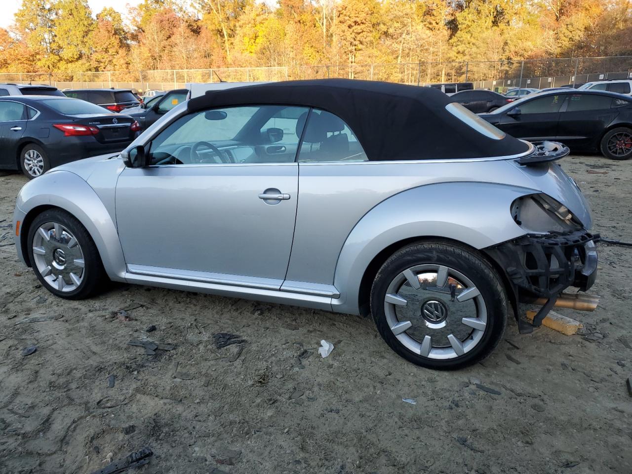 2014 Volkswagen Beetle - Image 2