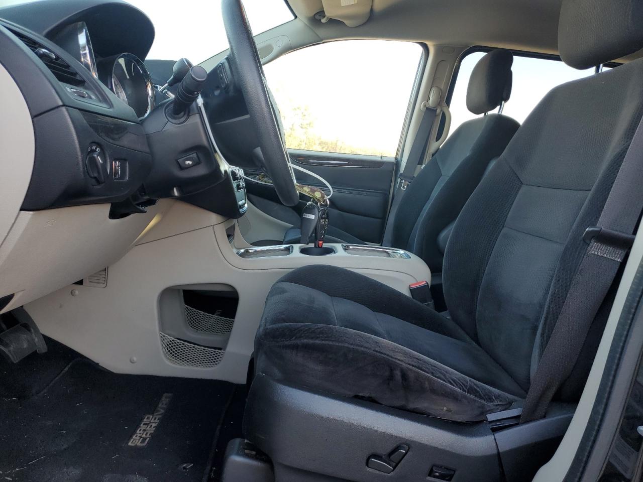 2014 Dodge Caravan - Image 7