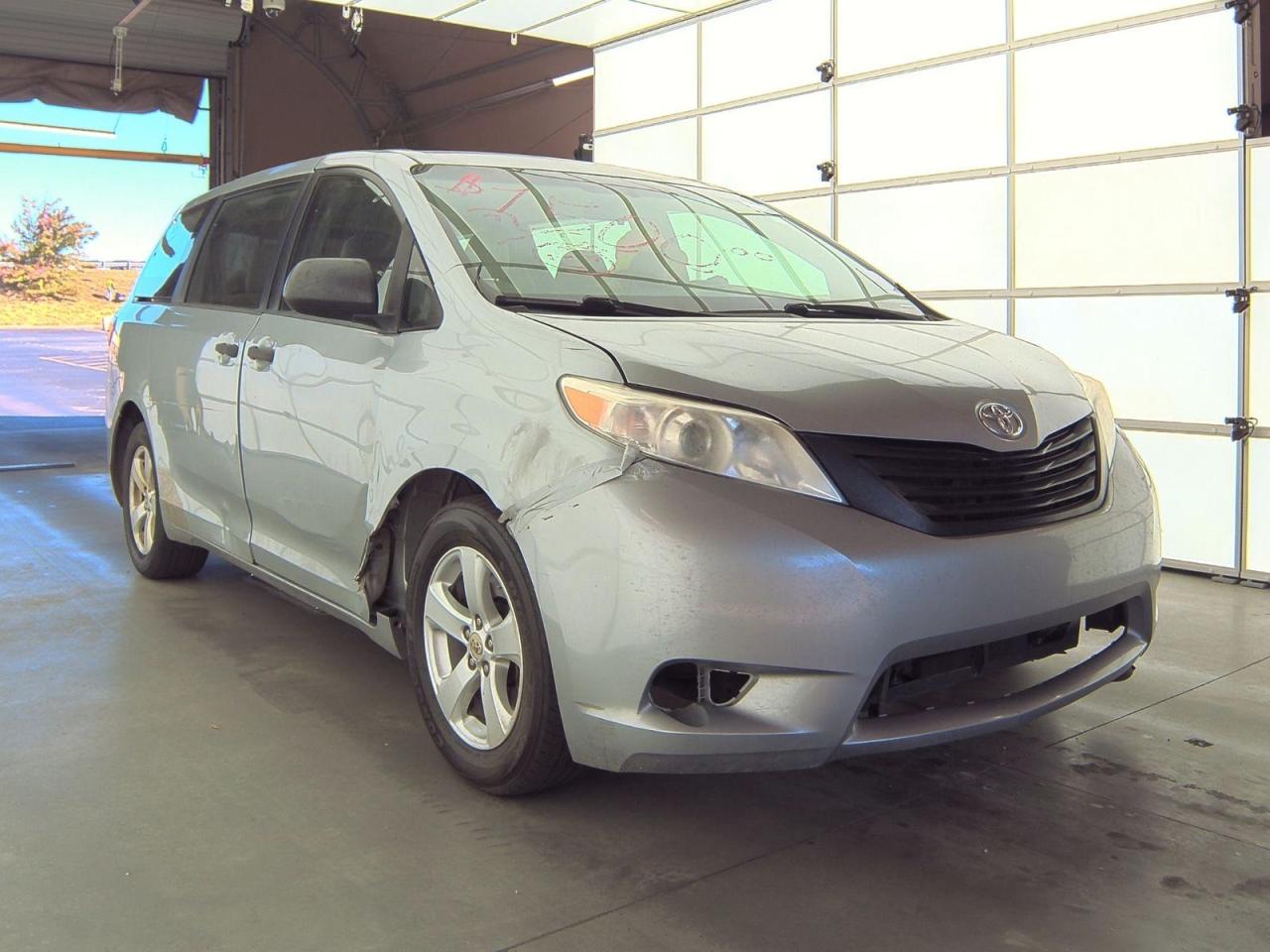 5TDZK3DC0GS704214 2016 Toyota Sienna