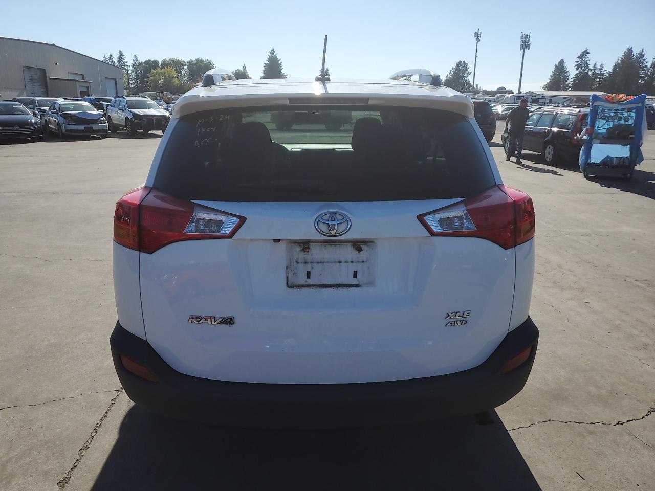 2T3RFREV2EW205188 2014 Toyota Rav4 Xle