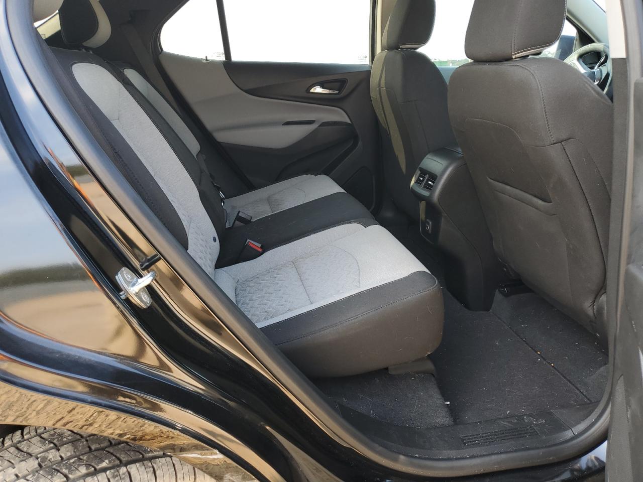 2022 Chevrolet Equinox - Image 11