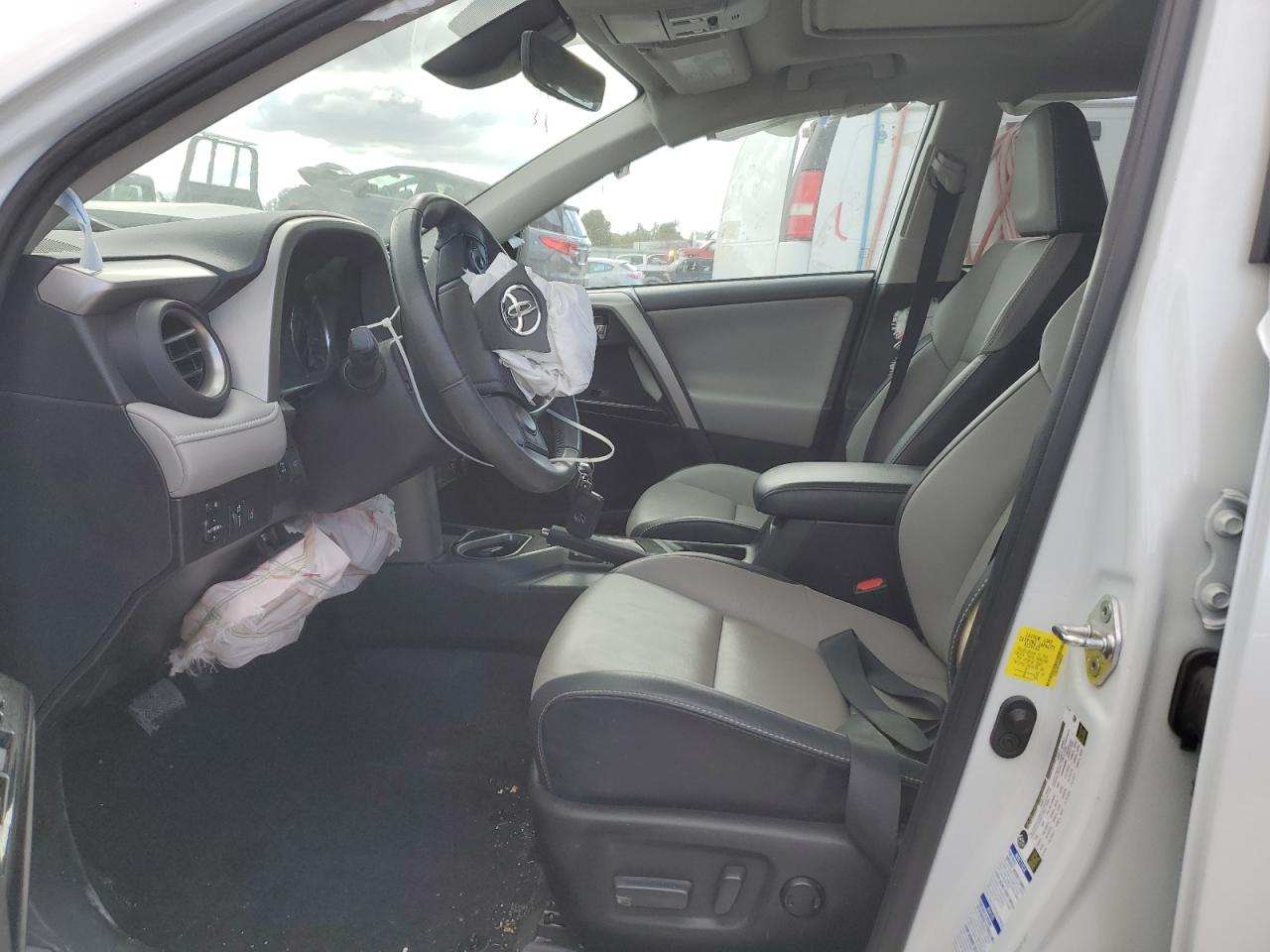 2017 Toyota RAV 4 - Image 7