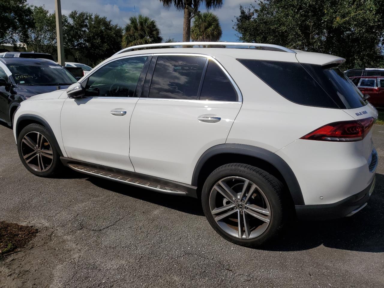 2022 Mercedes-Benz GLE - Image 2