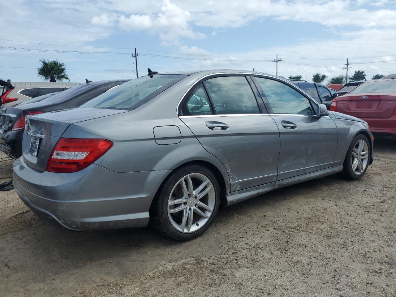 VIN WDDGF4HB3DA851371 2013 MERCEDES-BENZ C-CLASS no.3