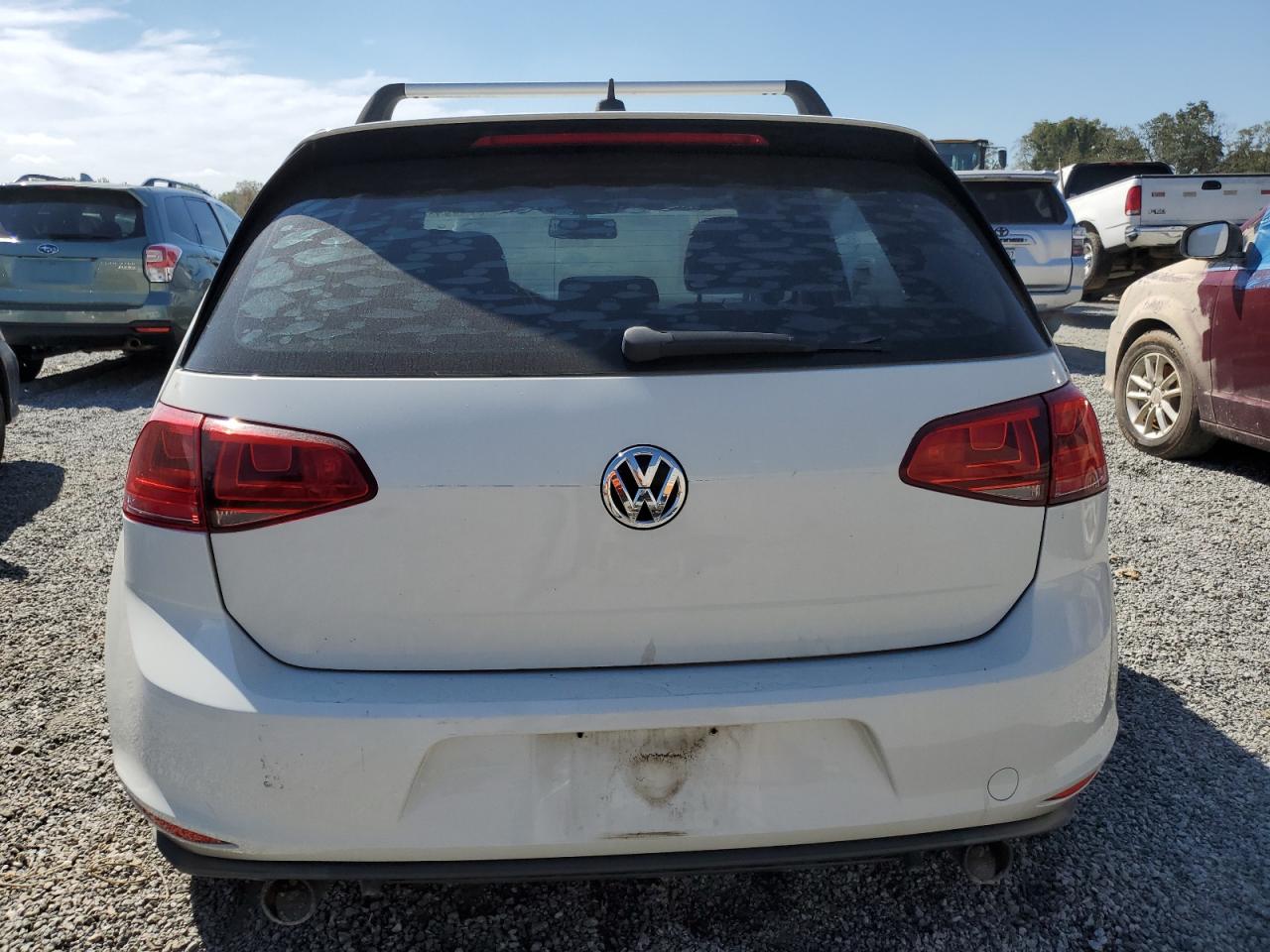 2017 Volkswagen GTI - Image 6