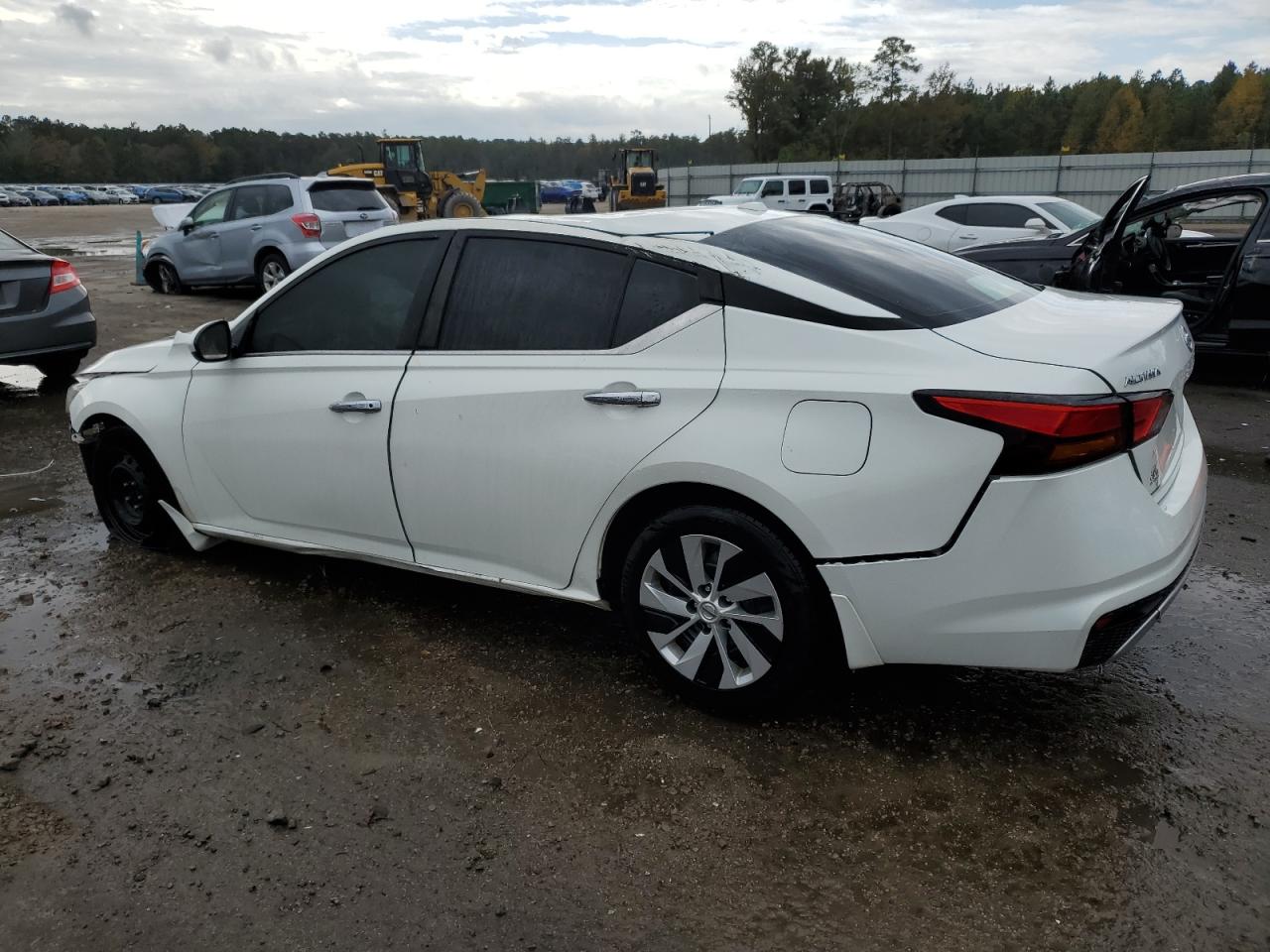2019 Nissan Altima - Image 2