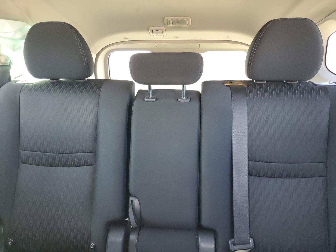 2018 Nissan Rogue - Image 10