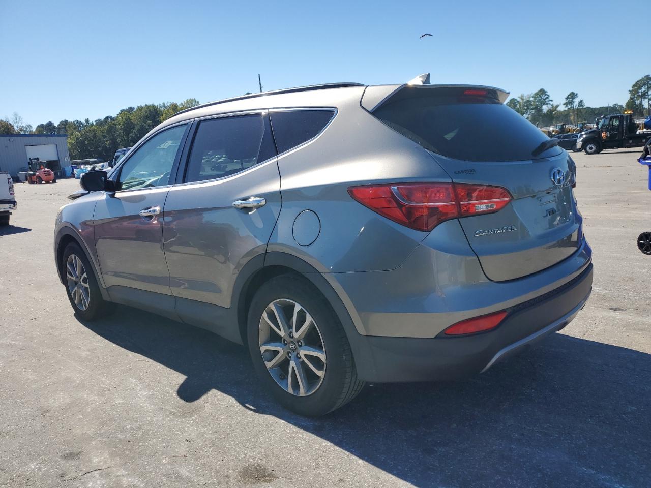 2014 Hyundai Santa Fe - Image 2