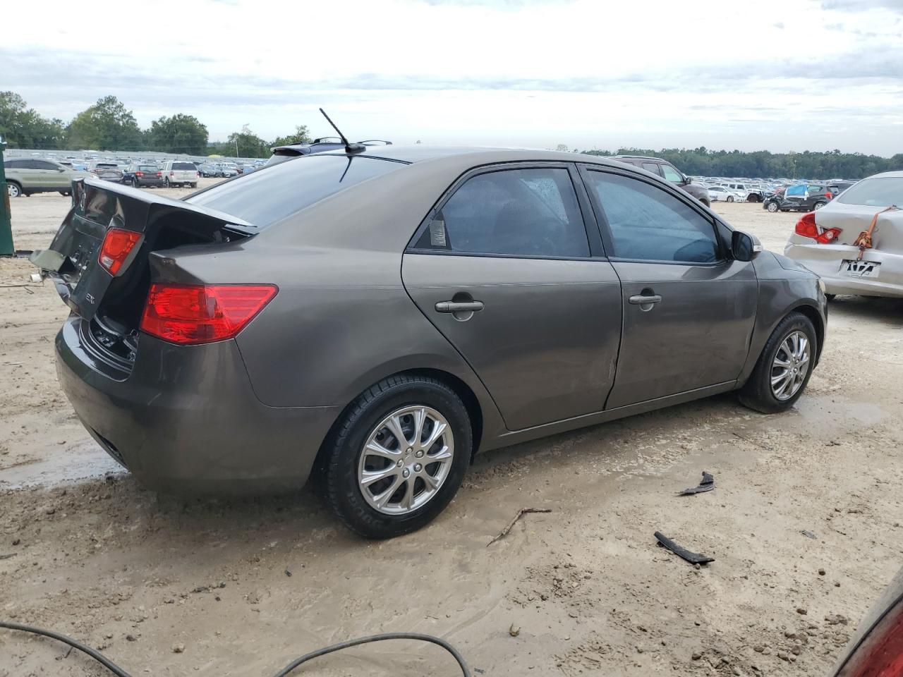 2010 Kia Forte - Image 3